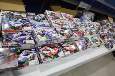 ブースで販売されているミニ四駆