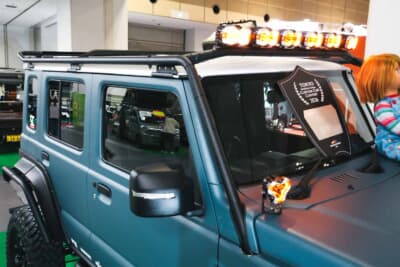 オフロード性能を追求することで生まれた機能美を随所に感じる