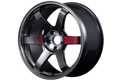 VOLK RACING VOLK RACING TE37 SAGA SL：TE37 SAGA S-plusの登場後、タイムアタックでコンマ1秒でもタイムを削るために開発。必要な剛性は確保しながら軽量化に重点を置きつつ、装着した車両から精悍な雰囲気が漂うようデザインにも磨きがかけられた。カラー：プレスドグラファイト