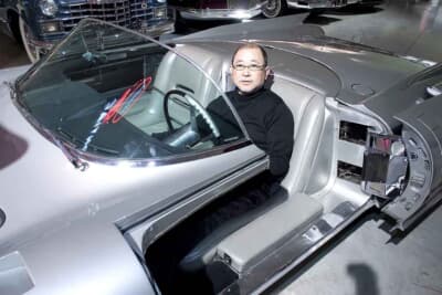 サイクロンに乗る筆者