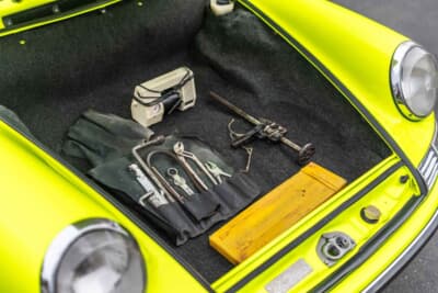 72万5000ドル（邦貨換算約1億1300万円）で落札されたポルシェ「911カレラRS2.7」（C）Courtesy of RM Sotheby's