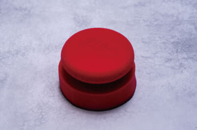 JELBOクレイスポンジ　￥1,320■用途：鉄粉、鳥のフン、虫の死骸、花粉、黄砂、タール、ピッチ、塗装ミストなどの汚れ除去■サイズ（mm）：幅100×高さ60