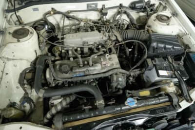 トヨタ カローラFX：機関は一度、発電量が足りなくなりオルタネーターの交換をしたというが、そのほかは極めて良好だそうだ