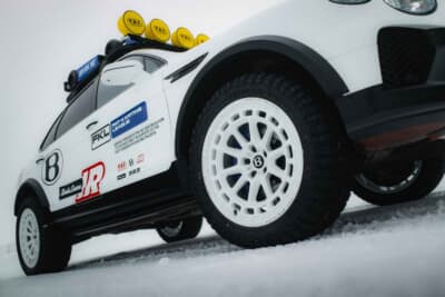 ベントレー ベンテイガ X コンセプト：大径オフロードタイヤを装着。走行安定性を向上のためにトレッド幅は120mm拡大