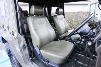 三菱製の1/2tトラックの