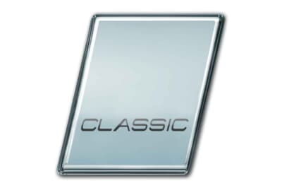 ボルボV60 Cross Country Ultra B5 AWD Classic Edition：最終モデルであることを象徴するClassicエンブレムをテールゲートに配置