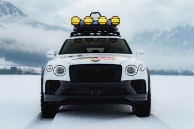 ベントレー ベンテイガ X コンセプト：ルーフ上には収納の大型ストレージボックスと4基のスポットライトが並ぶ