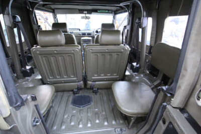 三菱製の1/2tトラックの