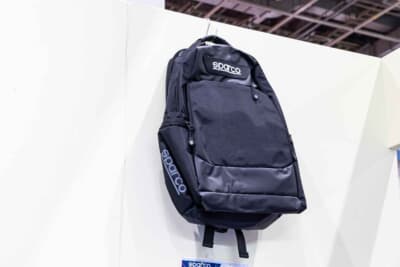 ノートPCの収納にも対応した大容量タイプのデイパック