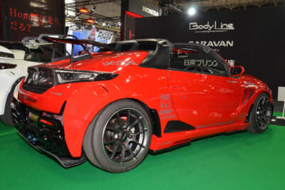BARIKI S660 TYPE-B：エアロパーツの開発にあたって、スタッフがSUPER GTレースの現場に出向き、空力についての情報を収集