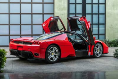 930万ドル（邦貨換算約14億4580万円）で落札されたフェラーリ「エンツォ フェラーリ」（C）Courtesy of RM Sotheby's