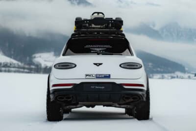 ベントレー ベンテイガ X コンセプト：テールエンドにはアクラポヴィッチ製チタンエキゾーストが顔を覗かせる