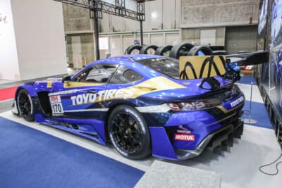ニュルブルクリンク耐久レースの最上位「SP9」クラスに参戦するメルセデスAMG-GT3。過酷なレースのために生まれたスリックスを装着