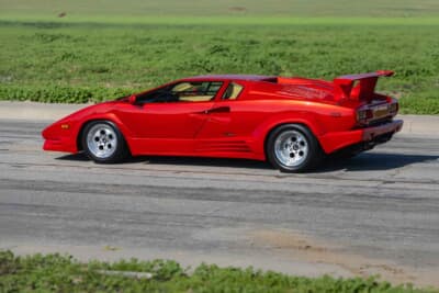 41万7500ドル（邦貨換算約6520万円）で落札されたランボルギーニ「カウンタック25thアニバーサリー」（C）Courtesy of RM Sotheby's