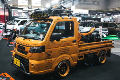 オフローダーの雰囲気と実用性を両立したキャラバンミニトラック