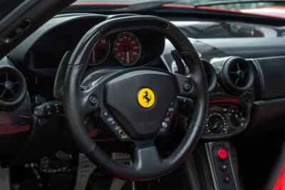 930万ドル（邦貨換算約14億4580万円）で落札されたフェラーリ「エンツォ フェラーリ」（C）Courtesy of RM Sotheby's