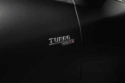 メルセデスAMG GLC 53 4MATIC+:排気ターボと電動補助コンプレッサーを組み合わせたツインチャージャー仕様