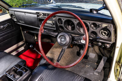 日産 510型 ブルーバード SSS：パワステがなかった時代ゆえにステアリングホイールは大径