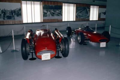 ランチアD50：ランチアのレース撤退によりフェラーリへ譲渡された数奇な運命を持つ「D50 F1」。ファンジオをワールドチャンピオンに導き、製造された6台のうち現存するのはこの寄贈車を含め世界にわずか2台という幻の名車