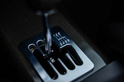 880万5000ドル(邦貨換算約13億7010万円)で落札されたフェラーリ「F50」(C)Courtesy of RM Sotheby's