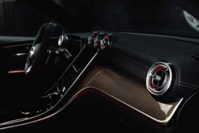 メルセデスAMG GLC 53 4MATIC+:専用ステッチ、金属糸入りカーボントリムを備えたインテリア