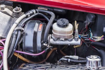 シボレー コルベットC3コンバーチブル：エンジンはオリジナルではなかったため、こちらも約20年前にコルベット用アルミヘッドを入手してリフレッシュ。街乗りしやすいスペックに仕上げてある