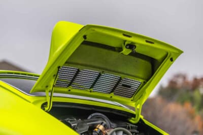 72万5000ドル（邦貨換算約1億1300万円）で落札されたポルシェ「911カレラRS2.7」（C）Courtesy of RM Sotheby's