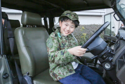 三菱製の1/2tトラックの