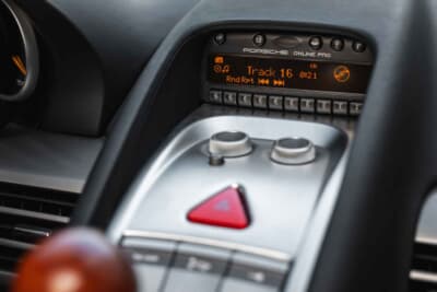 308万5000ドル（邦貨換算約4億8100万円）で落札されたポルシェ「カレラGT」（C）Courtesy of RM Sotheby's