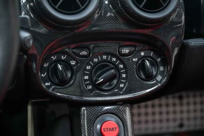 930万ドル（邦貨換算約14億4580万円）で落札されたフェラーリ「エンツォ フェラーリ」（C）Courtesy of RM Sotheby's