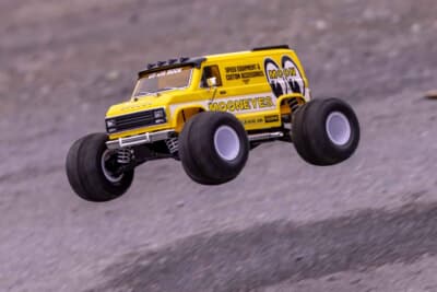 極力シンメトリーとなるようなデザインを採用することで、前後バランスに優れるサスペンションや車格に見合ったパワーソースとの相乗効果によるクセのない素直な操縦性も獲得