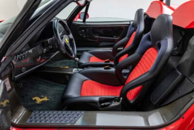 880万5000ドル(邦貨換算約13億7010万円)で落札されたフェラーリ「F50」(C)Courtesy of RM Sotheby's