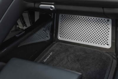 308万5000ドル（邦貨換算約4億8100万円）で落札されたポルシェ「カレラGT」（C）Courtesy of RM Sotheby's