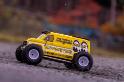 前後ギヤデフ、オイルダンパー、フルボールベアリングを採用。高い耐久性と耐衝撃性も確保して、ドライバーを確実にサポート