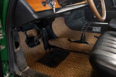 11万2000ドル（邦貨換算約1740万円）で落札されたポルシェ「911」（C）Courtesy of RM Sotheby's