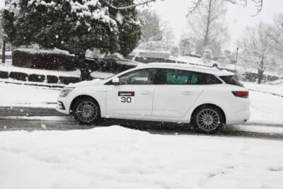 ルノー メガーヌ スポーツツアラー