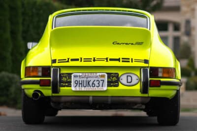 72万5000ドル（邦貨換算約1億1300万円）で落札されたポルシェ「911カレラRS2.7」（C）Courtesy of RM Sotheby's