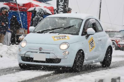 スタート直後、急激に天候が悪化し始めた競技コース