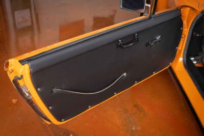 98万5000ドル(邦貨換算約1億5122万円)で落札されたポルシェ「914/6R」(C)Courtesy of RM Sotheby's