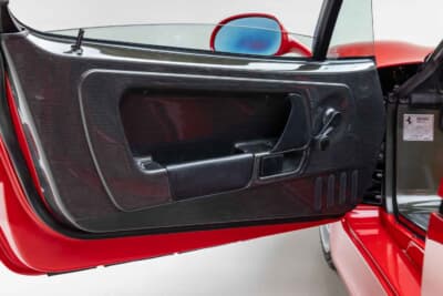 880万5000ドル(邦貨換算約13億7010万円)で落札されたフェラーリ「F50」(C)Courtesy of RM Sotheby's