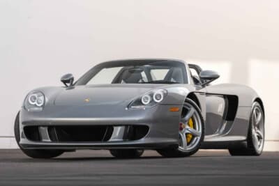 308万5000ドル（邦貨換算約4億8100万円）で落札されたポルシェ「カレラGT」（C）Courtesy of RM Sotheby's