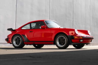 24万800ドル(邦貨換算約3756万円)で落札されたポルシェ「911ターボ」(C)Courtesy of RM Sotheby's