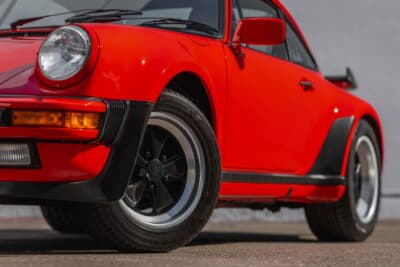 24万800ドル(邦貨換算約3756万円)で落札されたポルシェ「911ターボ」(C)Courtesy of RM Sotheby's