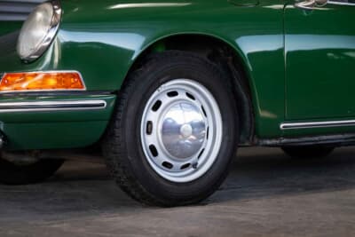 11万2000ドル（邦貨換算約1740万円）で落札されたポルシェ「911」（C）Courtesy of RM Sotheby's