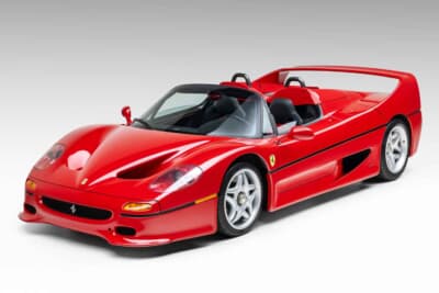 880万5000ドル(邦貨換算約13億7010万円)で落札されたフェラーリ「F50」(C)Courtesy of RM Sotheby's