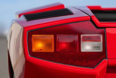 11万2000ドル（邦貨換算約1億7400万円）で落札されたランボルギーニ「カウンタックLP400」（C）Courtesy of RM Sotheby's