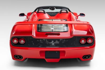 880万5000ドル(邦貨換算約13億7010万円)で落札されたフェラーリ「F50」(C)Courtesy of RM Sotheby's