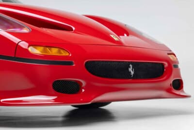 880万5000ドル(邦貨換算約13億7010万円)で落札されたフェラーリ「F50」(C)Courtesy of RM Sotheby's