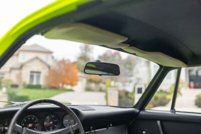 72万5000ドル（邦貨換算約1億1300万円）で落札されたポルシェ「911カレラRS2.7」（C）Courtesy of RM Sotheby's