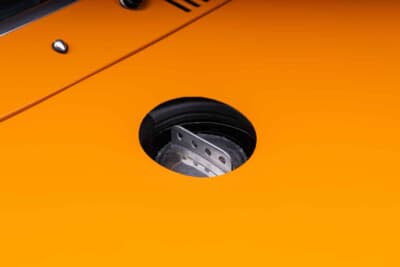 98万5000ドル(邦貨換算約1億5122万円)で落札されたポルシェ「914/6R」(C)Courtesy of RM Sotheby's